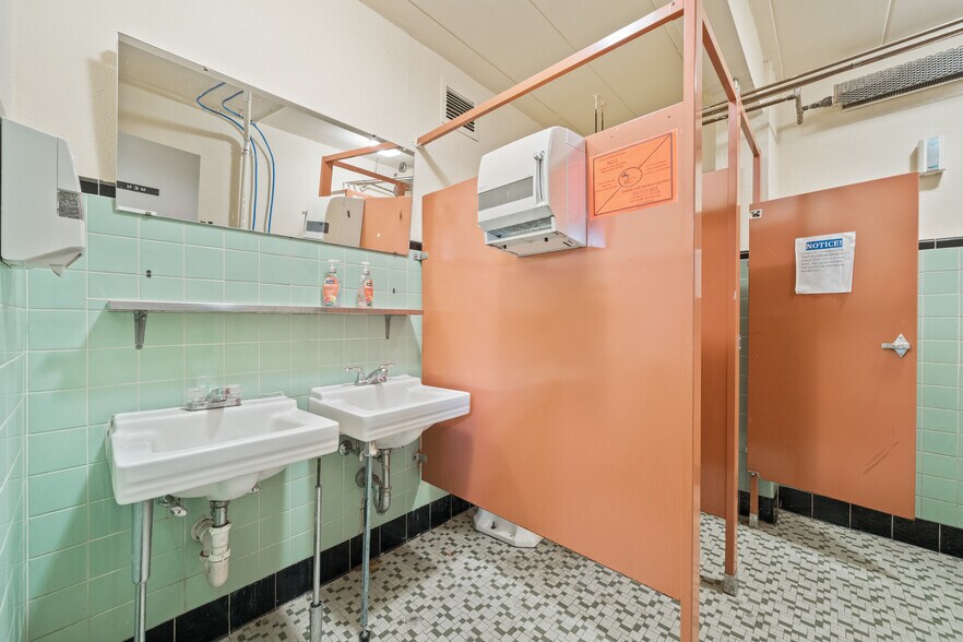 More Photos Of 861-863 Broadway, Bayonne General Retail For Sale