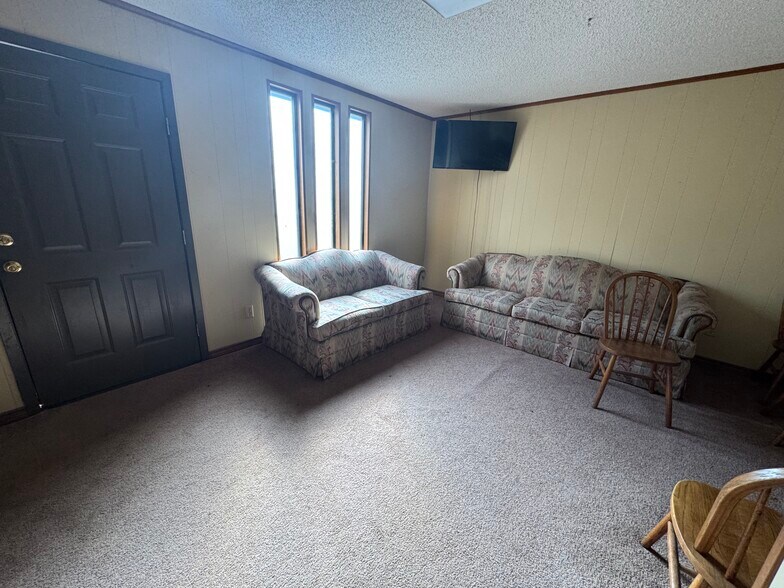 More Photos Of 10408 State Highway 64 E, Tyler Theater Concert Hall For Sale