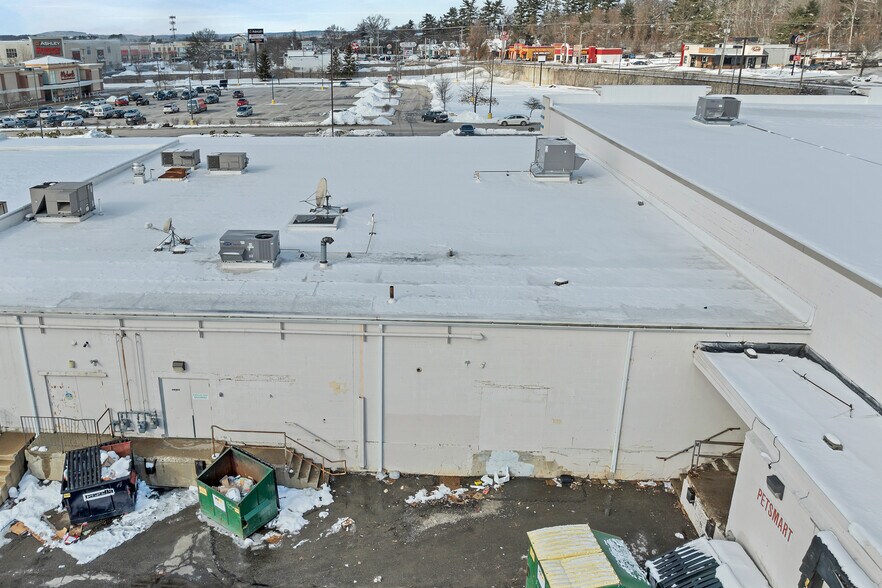 More Photos Of 777 S Willow St, Manchester Storefront For Lease