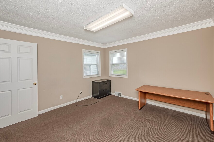 More Photos Of 4163 Crescent Dr, Saint Louis Medical For Sale