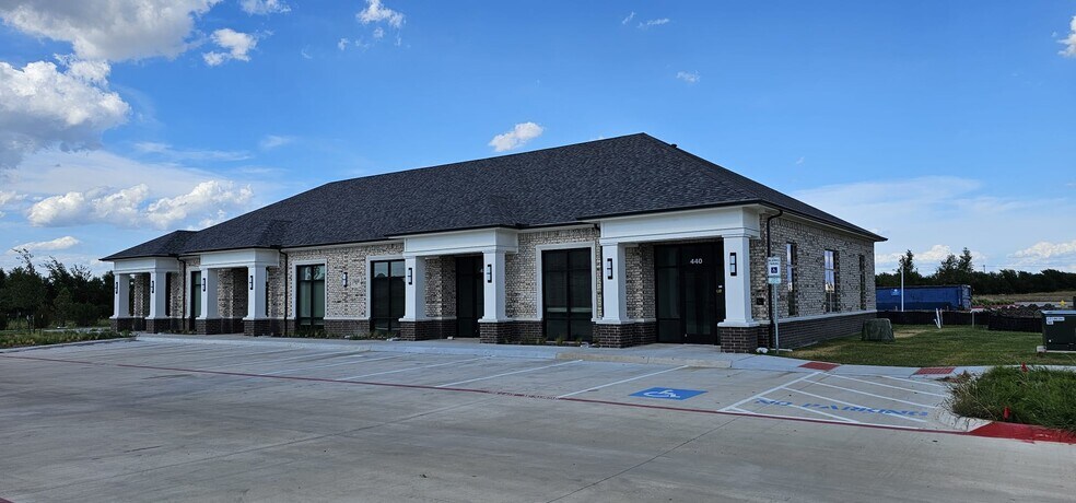 More Photos Of 1630 W Prosper Trl, Prosper Unknown For Lease