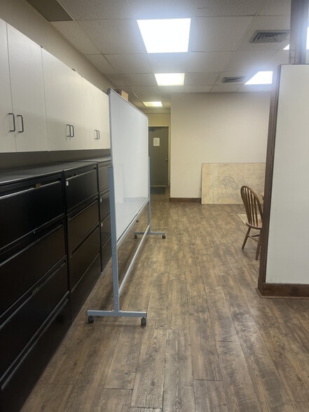 More Photos Of 120-122 S College Ave, Tyler Office For Lease