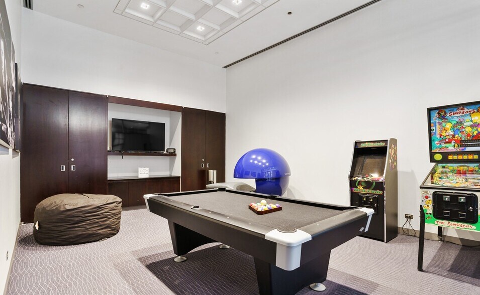 More Photos Of 1700 E Golf Rd, Schaumburg Office For Lease