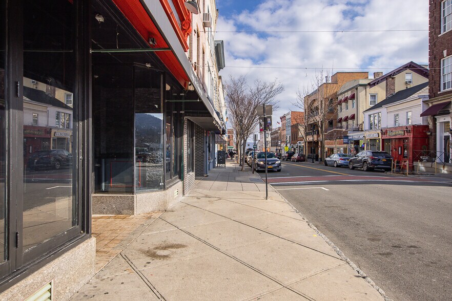 More Photos Of 102 Main St, Nyack Storefront Retail Residential For Lease