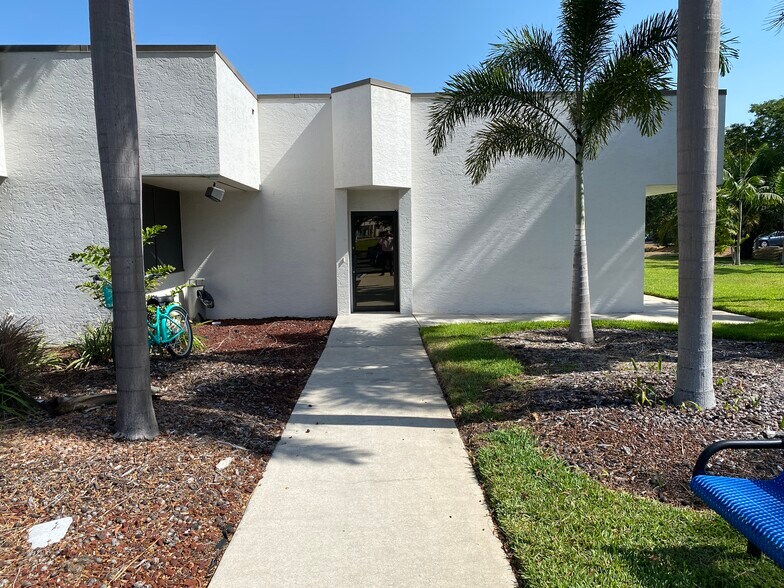 More Photos Of 4755 Summerlin Rd, Fort Myers Medical For Lease