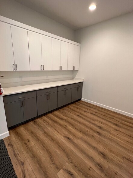 More Photos Of 7619 E 126th St S, Bixby Office For Sale