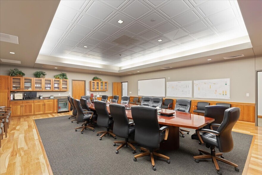 More Photos Of 300 Morrie Ave, Cheyenne Office For Sale