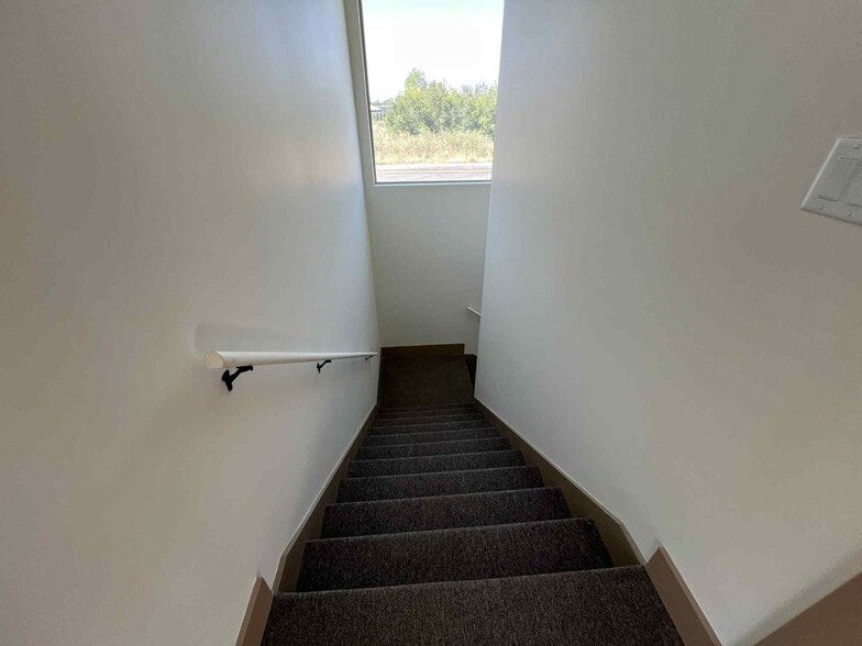 More Photos Of 3746 N Higley Rd, Ogden Showroom For Lease