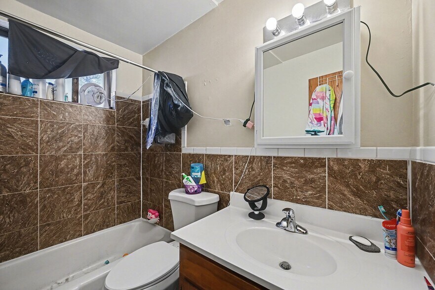 More Photos Of 1721 7th St E, Saint Paul Apartments For Sale