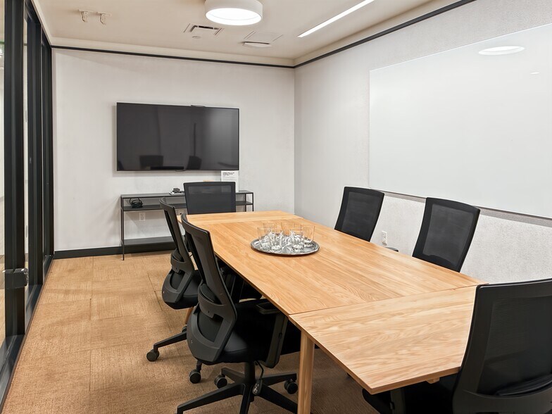 More Photos Of 1560 Broadway, Denver Coworking Space