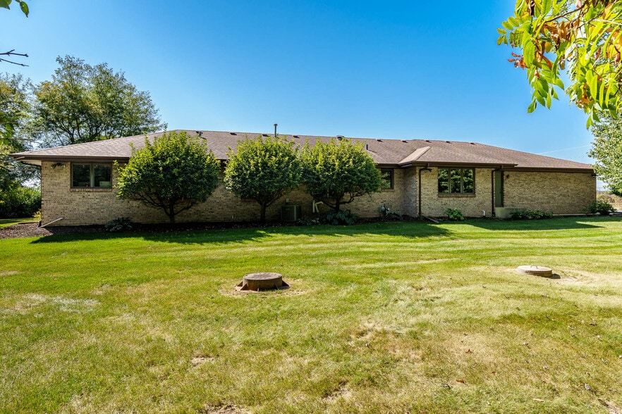 More Photos Of 7550 Rote Rd, Rockford Medical For Sale
