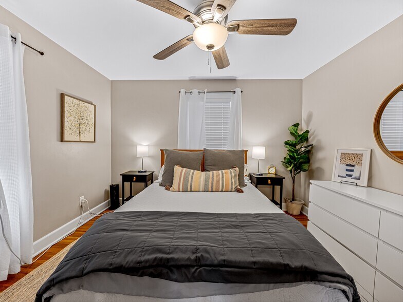 More Photos Of 1029 Patton St, Hendersonville Apartments For Sale
