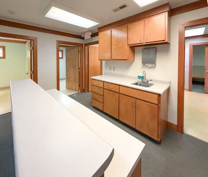 More Photos Of 3610 Moore Duncan Hwy, Moore Medical For Lease
