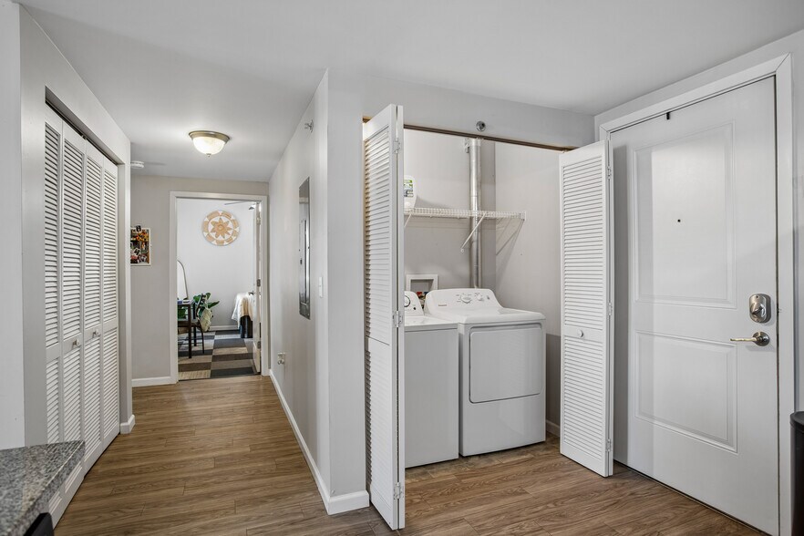 More Photos Of 1 Campus Edge Dr, Edwardsville Apartments For Sale