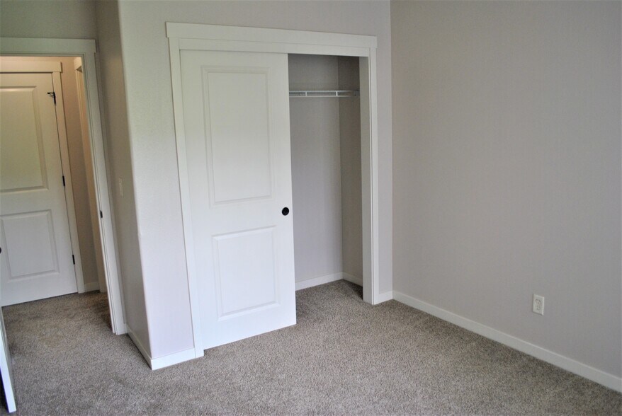 More Photos Of 19731 SW Athena Ct, Aloha Apartments For Sale