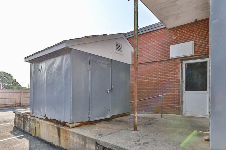More Photos Of 1105 MA-28 Rt, South Yarmouth Restaurant For Sale