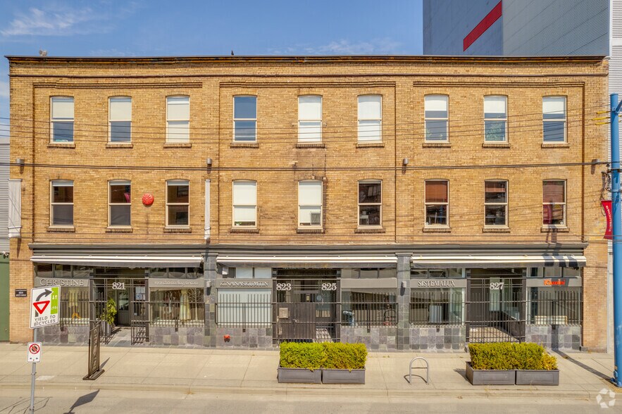 More Photos Of 821-827 Powell St, Vancouver Storefront For Lease