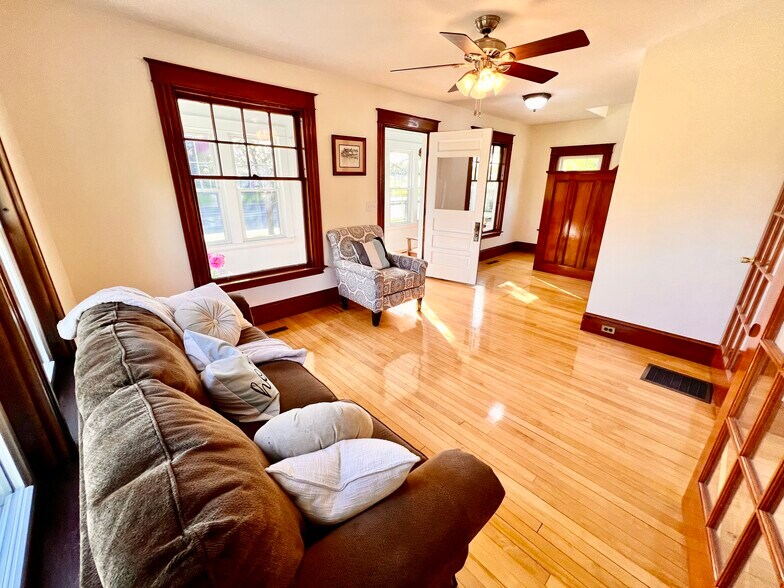 More Photos Of 546 Broadway, Bangor Storefront Retail Residential For Sale