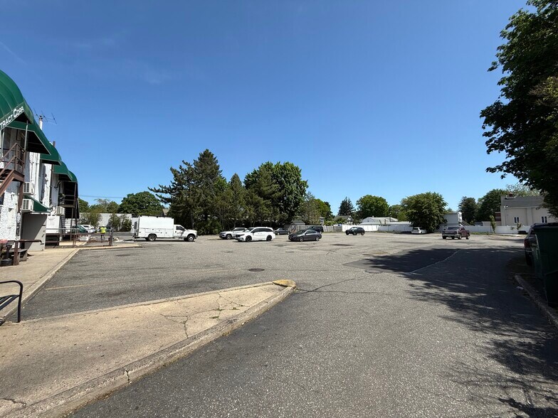 More Photos Of 52-54 Broadway, Greenlawn Storefront Retail Office For Lease