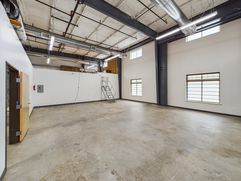 More Photos Of 39057 State Highway 299, Willow Creek Warehouse For Sale