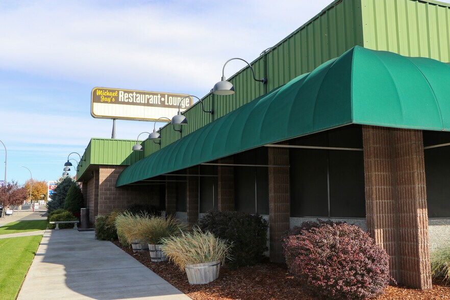 More Photos Of 710 S Columbia Ave, Connell Restaurant For Sale