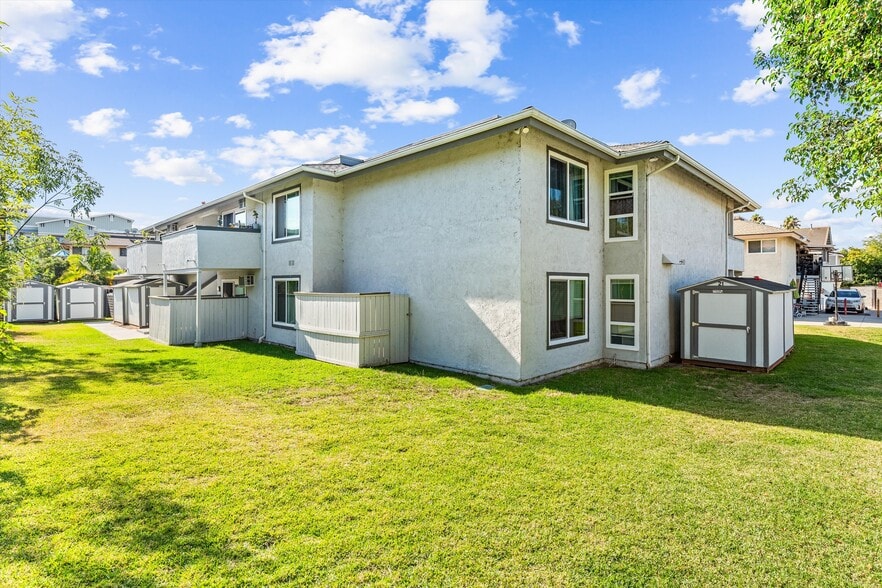 More Photos Of 24521 Raymond Way, Lake Forest Apartments For Sale