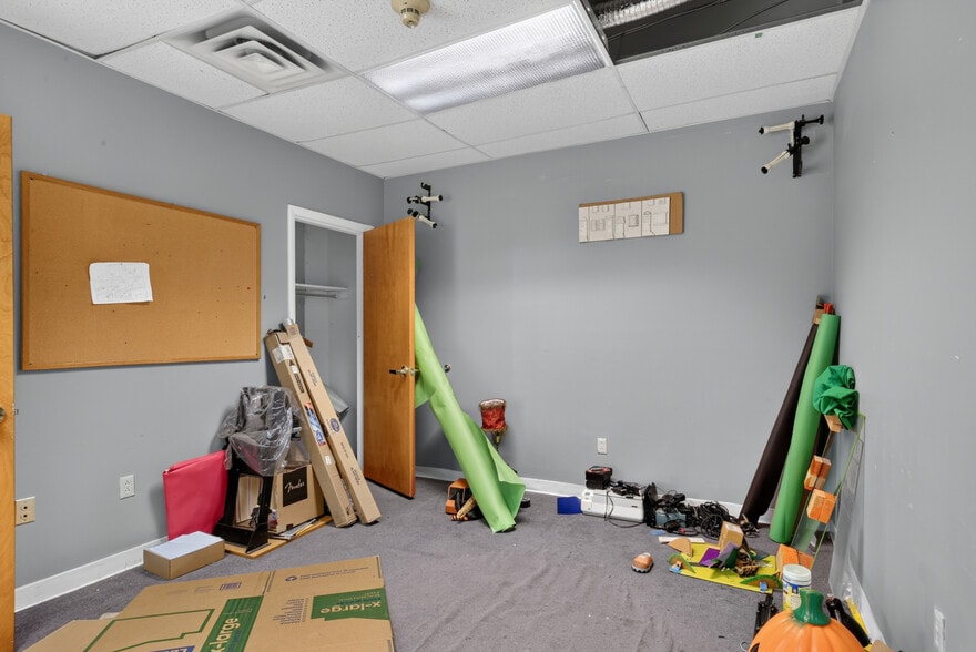 More Photos Of 1118 E Columbia Ave, Philadelphia Office For Lease