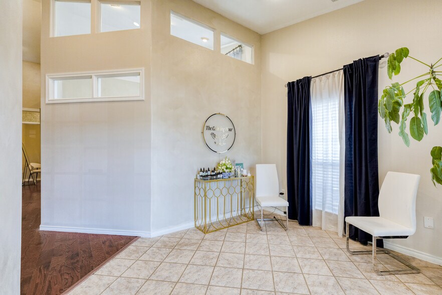 More Photos Of 12335 Hymeadow Dr, Austin Office For Sale