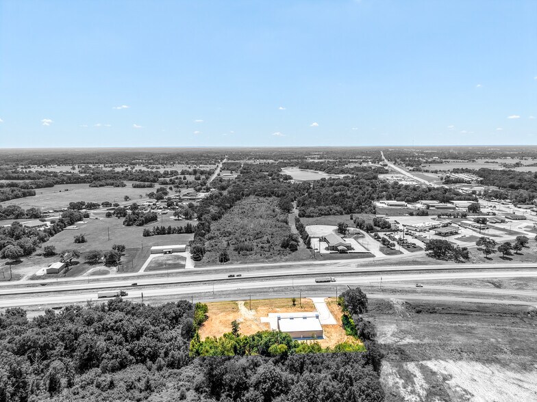More Photos Of 410 Interstate 30 Frontage Rd., Mount Vernon General Retail For Lease