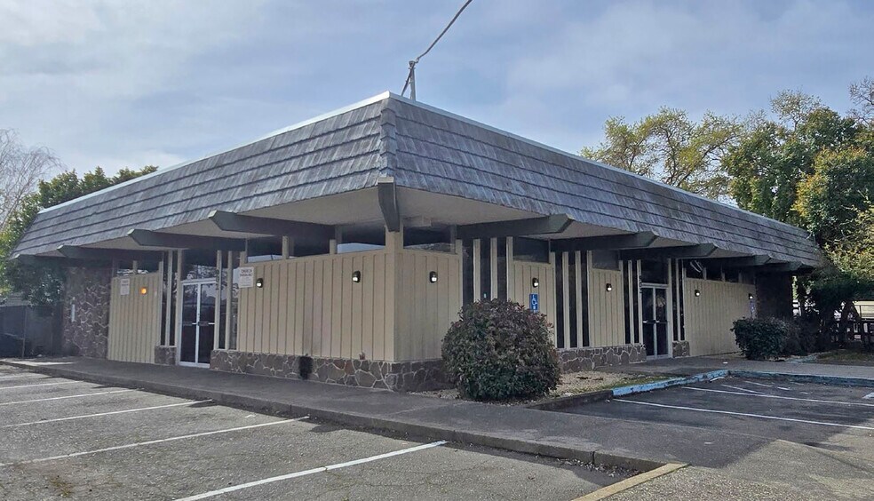 More Photos Of 902 Oak Ln, Rio Linda Office For Lease