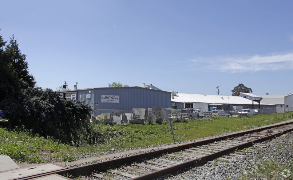 More Photos Of 815 Almar Ave, Santa Cruz Warehouse For Lease