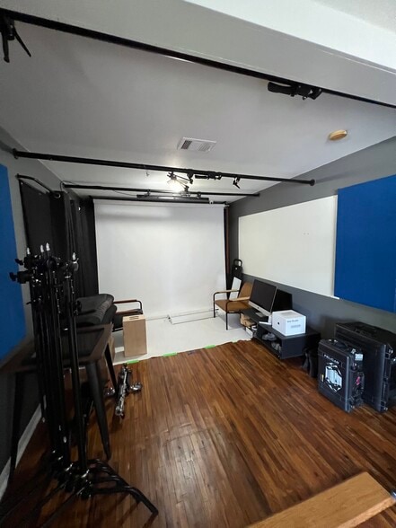 More Photos Of 204 West Street, Hutto Office For Lease