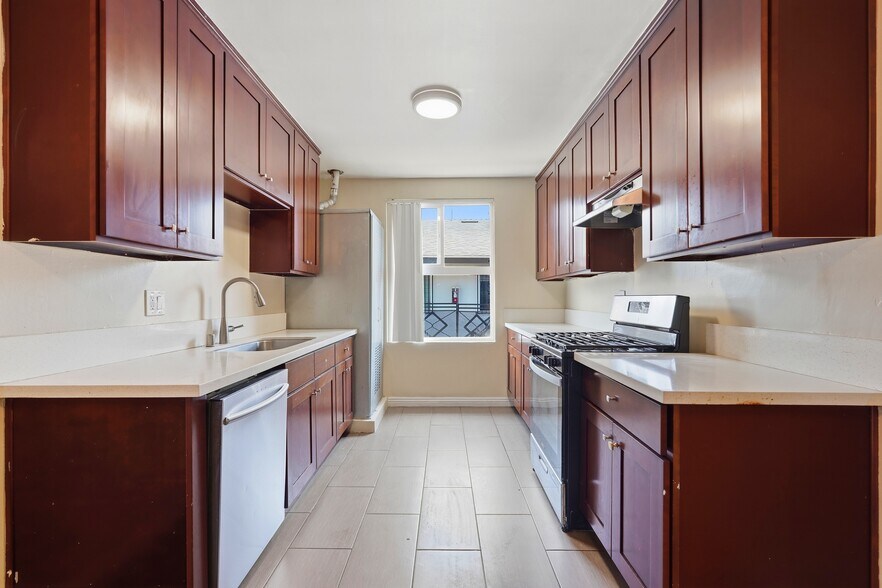More Photos Of 2912 W 141st Pl, Gardena Multifamily For Sale
