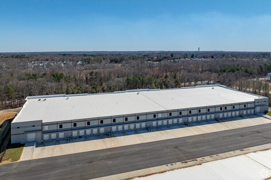 More Photos Of 13015 Jamesburg Dr, Huntersville Distribution For Lease