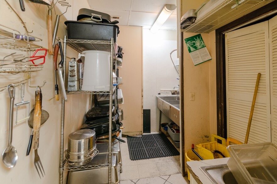 More Photos Of 2101 E Ben White Blvd, Austin Shelter For Sale