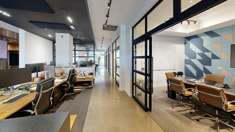 More Photos Of 1643 N Milwaukee Ave, Chicago Office For Lease