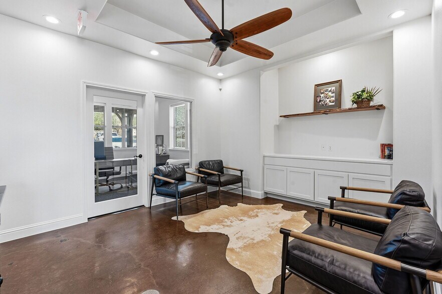 More Photos Of 5901 Old Fredericksburg Rd, Austin Office For Sale