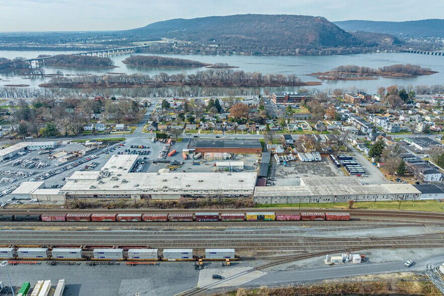 More Photos Of 4115 N 6th St, Harrisburg Warehouse For Lease