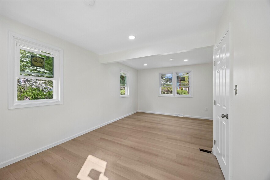 More Photos Of 102 Bristol Oxford Valley Rd, Langhorne Specialty For Lease