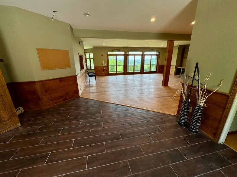 More Photos Of 487 Stevens Pl, Wells River Hospitality For Sale