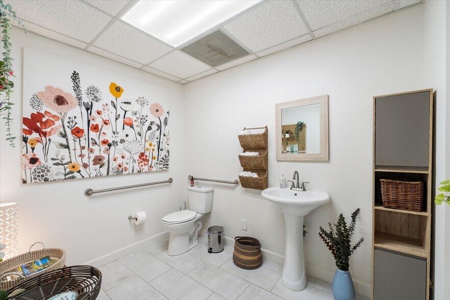 More Photos Of 2830 E Brown Rd, Mesa Medical For Sale