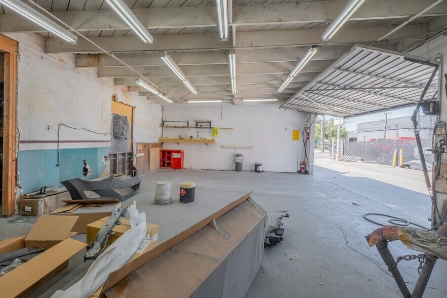 More Photos Of 1104 S Victory Blvd, Burbank Auto Repair For Sale