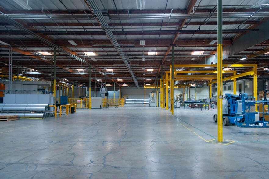 More Photos Of 11700 Monarch St, Garden Grove Warehouse For Sale