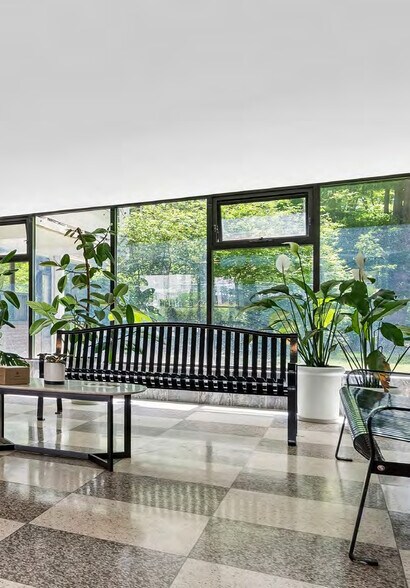 More Photos Of 6 Milepost Pl, Toronto Apartments For Sale