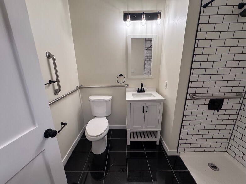 More Photos Of 101 SW 2nd St, Chehalis Apartments For Sale