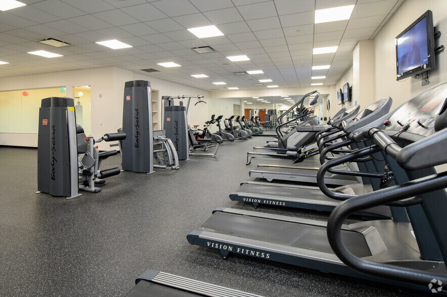 More Photos Of 600 W Germantown Pike, Plymouth Meeting Unknown For Lease