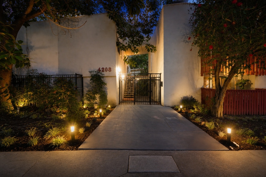 More Photos Of 4208 Russell Ave, Los Angeles Apartments For Sale