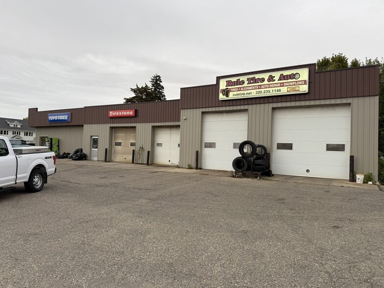 Primary Photo Of 104 Litchfield Ave SE, Willmar General Retail For Sale