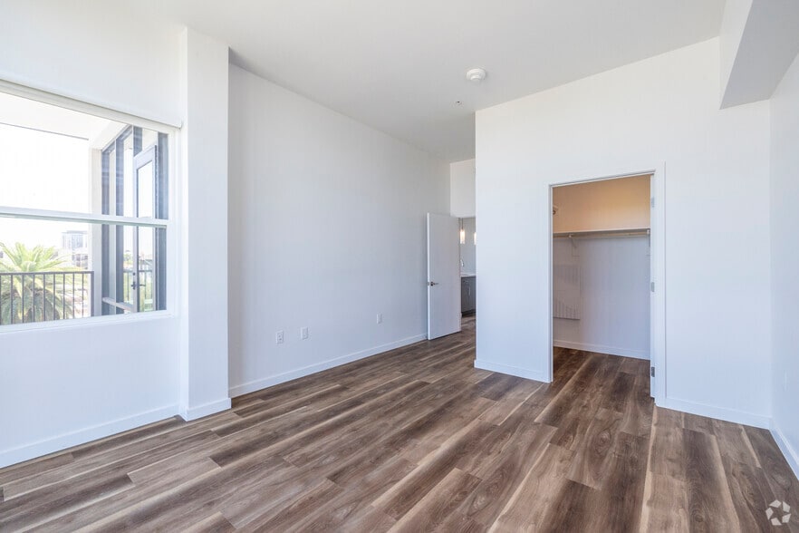 More Photos Of 301 W Roosevelt St, Phoenix Apartments For Lease