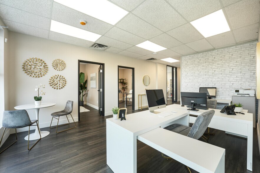 More Photos Of 2155 Dunwin Dr, Mississauga Office Residential For Sale